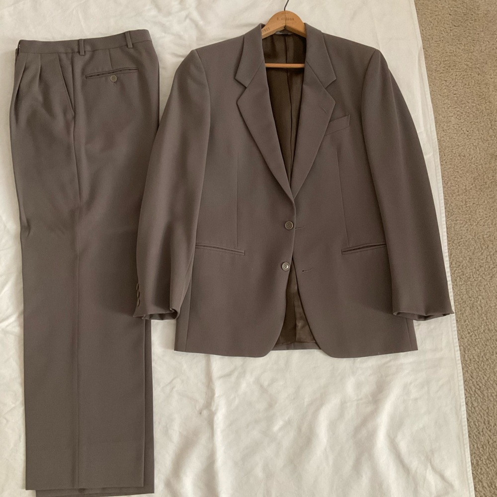 Men’s Lanerossi (Italy) suit.